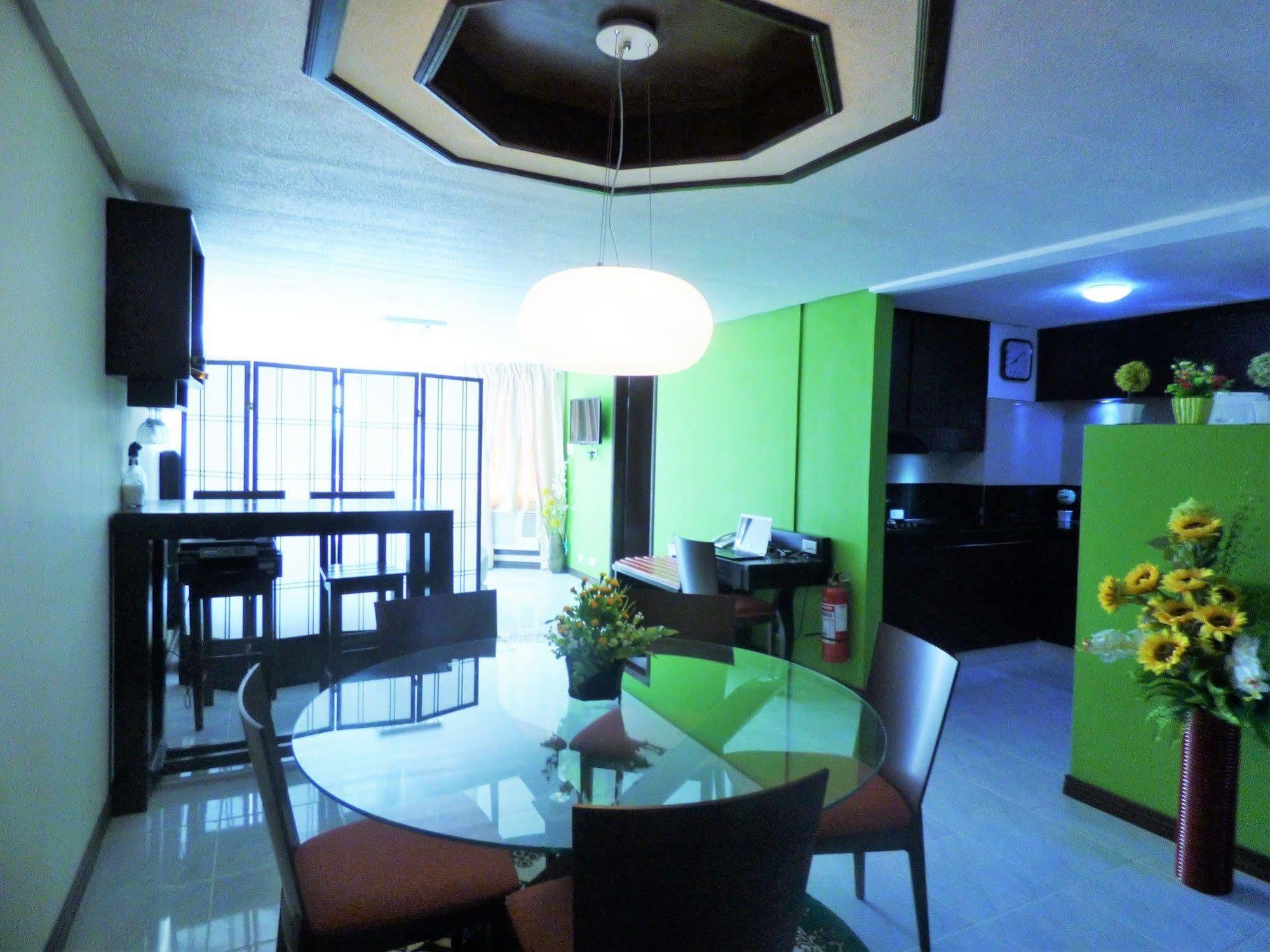 Manila Bay Serviced Apartments Екстериор снимка